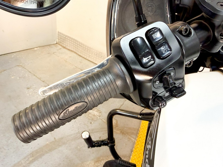 2021 Indian Motorcycle Challenger® Dark Horse®
