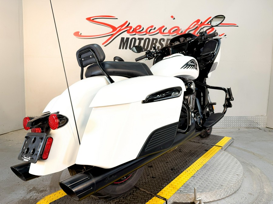 2021 Indian Motorcycle Challenger® Dark Horse®
