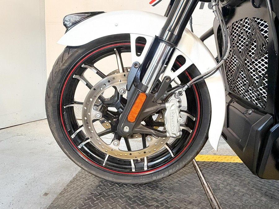 2021 Indian Motorcycle Challenger® Dark Horse®