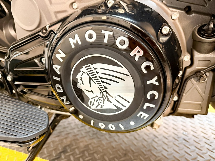 2021 Indian Motorcycle Challenger® Dark Horse®