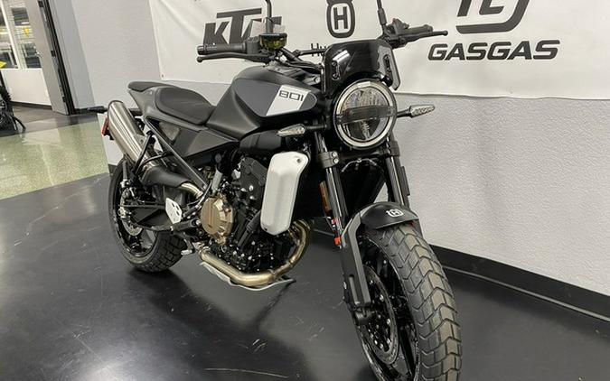 2025 Husqvarna SVARTPILEN 801