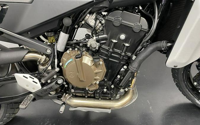 2025 Husqvarna SVARTPILEN 801