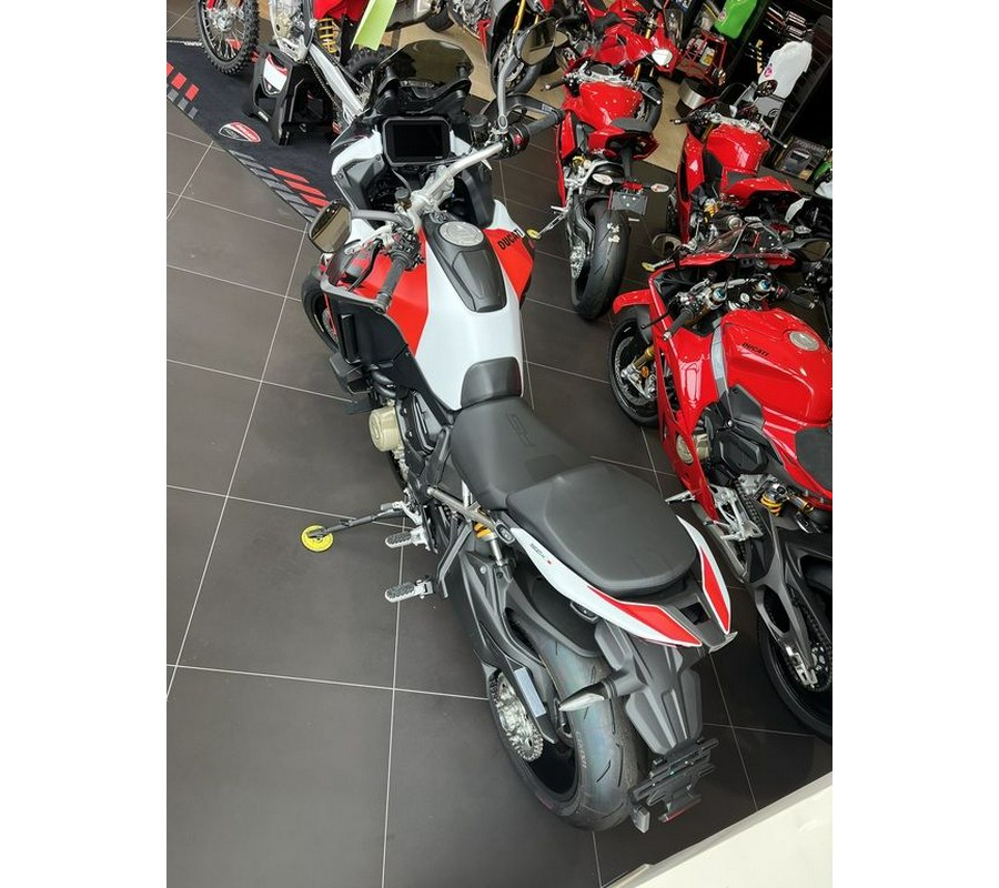 2025 Ducati Multistrada V4 RS