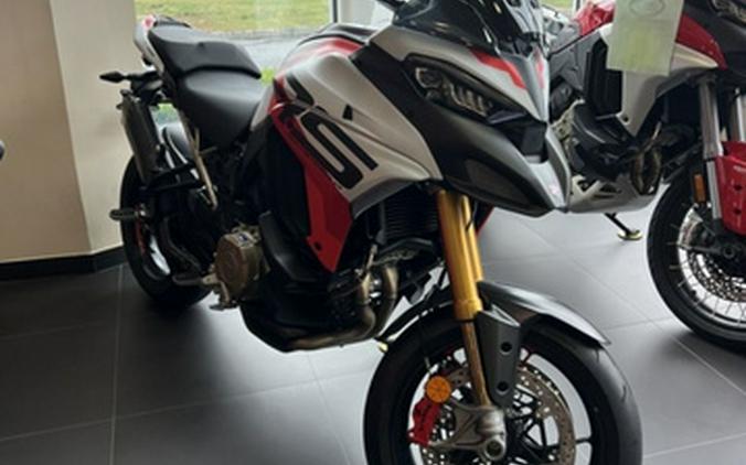 2025 Ducati Multistrada V4 RS