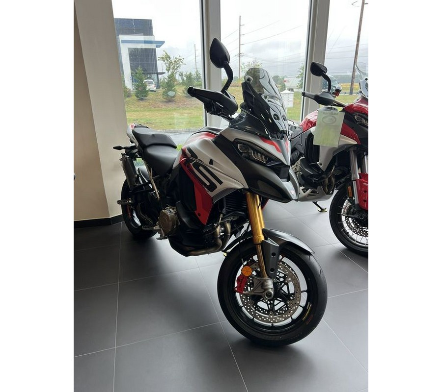 2025 Ducati Multistrada V4 RS