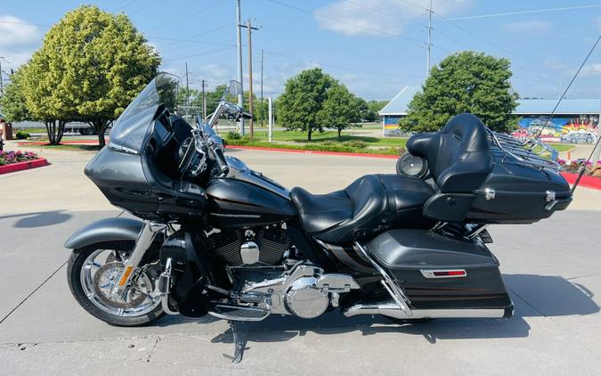 2016 Harley-Davidson CVO Road Glide Ultra FLTRUSE