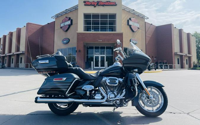 2016 Harley-Davidson CVO Road Glide Ultra FLTRUSE