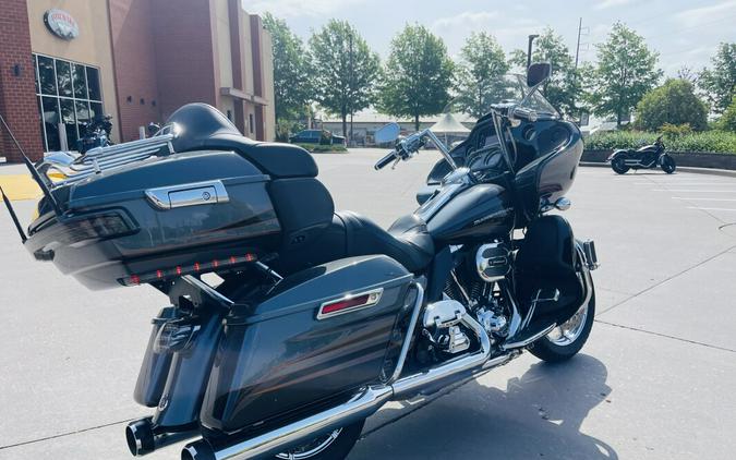 2016 Harley-Davidson CVO Road Glide Ultra FLTRUSE