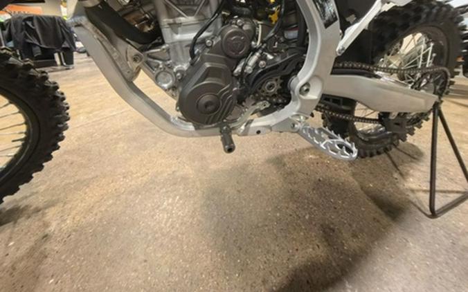 2025 Triumph TF 250-X Jet BlackPure White