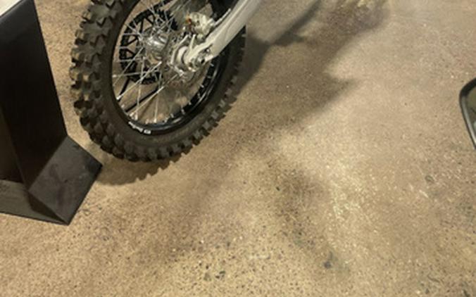 2025 Triumph TF 250-X Jet BlackPure White