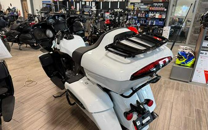 2025 Indian Motorcycle Pursuit® Dark Horse® with Powerband Audio Package