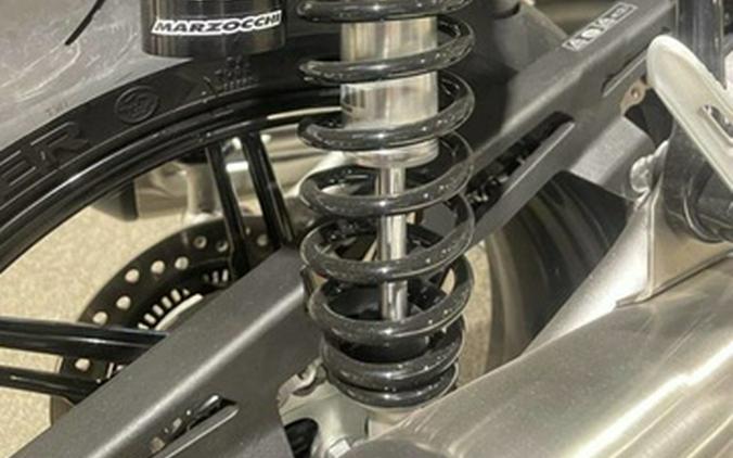 2025 Triumph Speed Twin 1200 Crystal WhiteSapphire Black