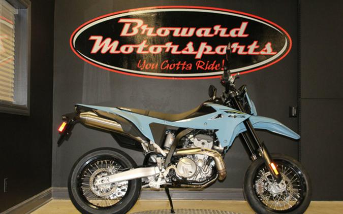 2025 Suzuki DR-Z4SMM5