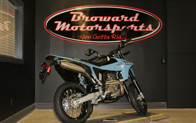 2025 Suzuki DR-Z4SMM5