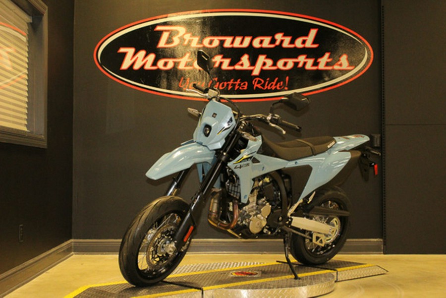 2025 Suzuki DR-Z4SMM5