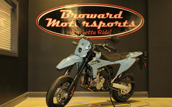 2025 Suzuki DR-Z4SMM5