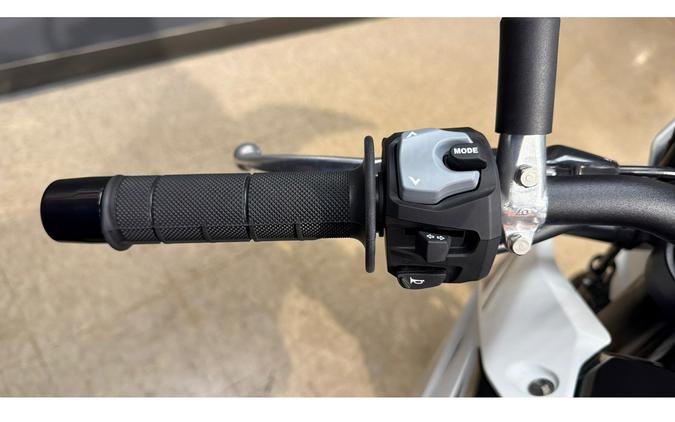 2025 Suzuki DR-Z 4SM Base