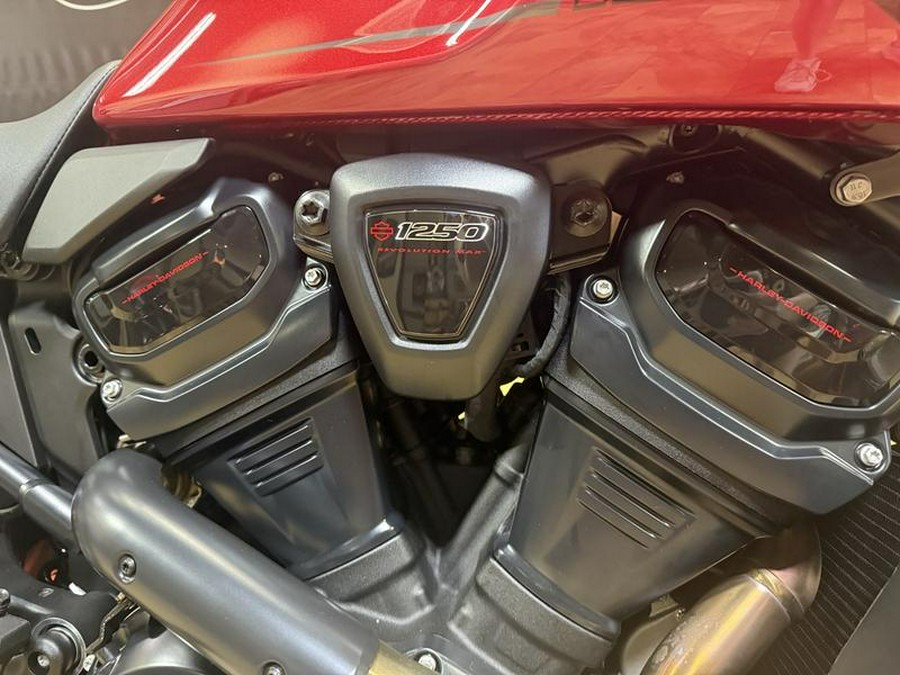 2025 Harley-Davidson® RA1250ST - Pan America® 1250 ST