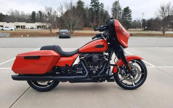 2026 Harley-Davidson® Street Glide® Blood Orange Black Trim