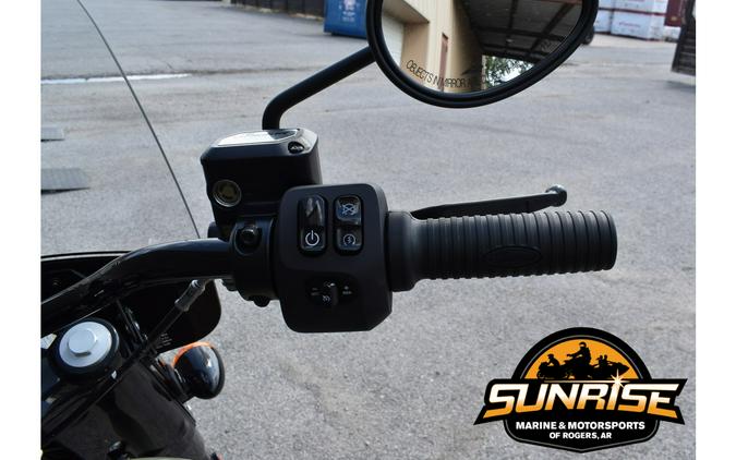 2025 SUPER CHIEF DARK - Indian Motorcycle