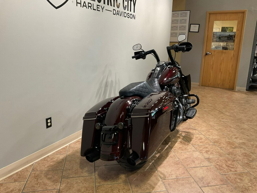 2022 Harley-Davidson Road King Special Midnight Crimson FLHRXS