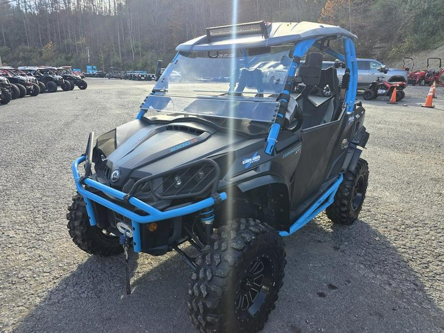 2019 Can-Am® Commander™ XT™ 1000R Carbon Black & Octane Blue