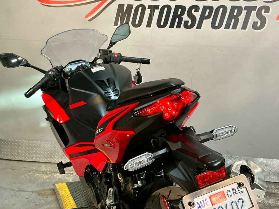 2025 Kawasaki Ninja® 500 SE ABS