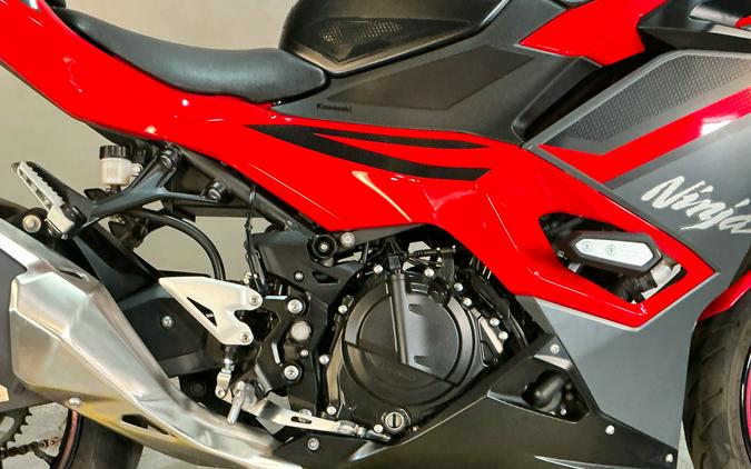 2025 Kawasaki Ninja® 500 SE ABS