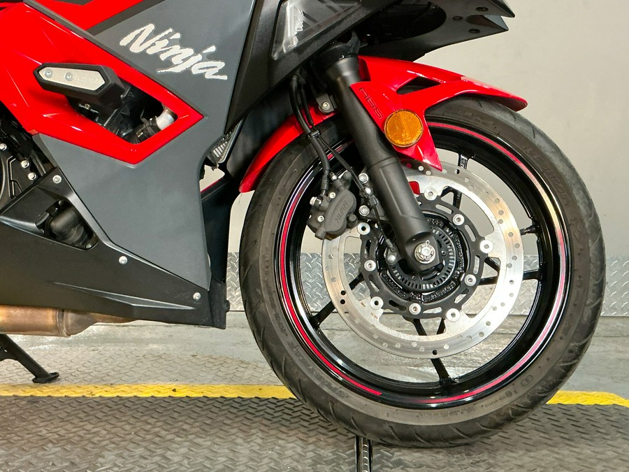 2025 Kawasaki Ninja® 500 SE ABS