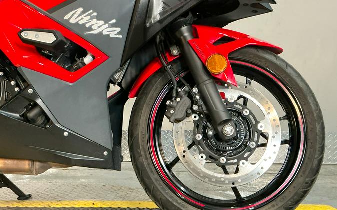 2025 Kawasaki Ninja® 500 SE ABS