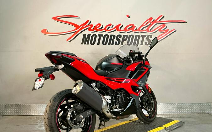 2025 Kawasaki Ninja® 500 SE ABS