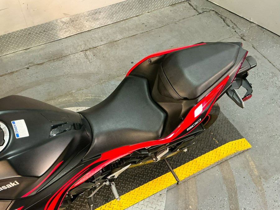 2025 Kawasaki Ninja® 500 SE ABS