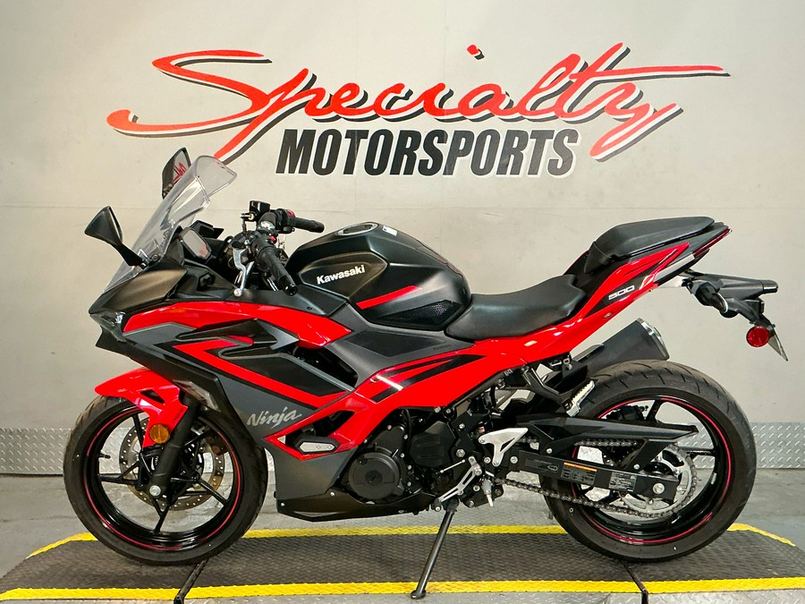 2025 Kawasaki Ninja® 500 SE ABS