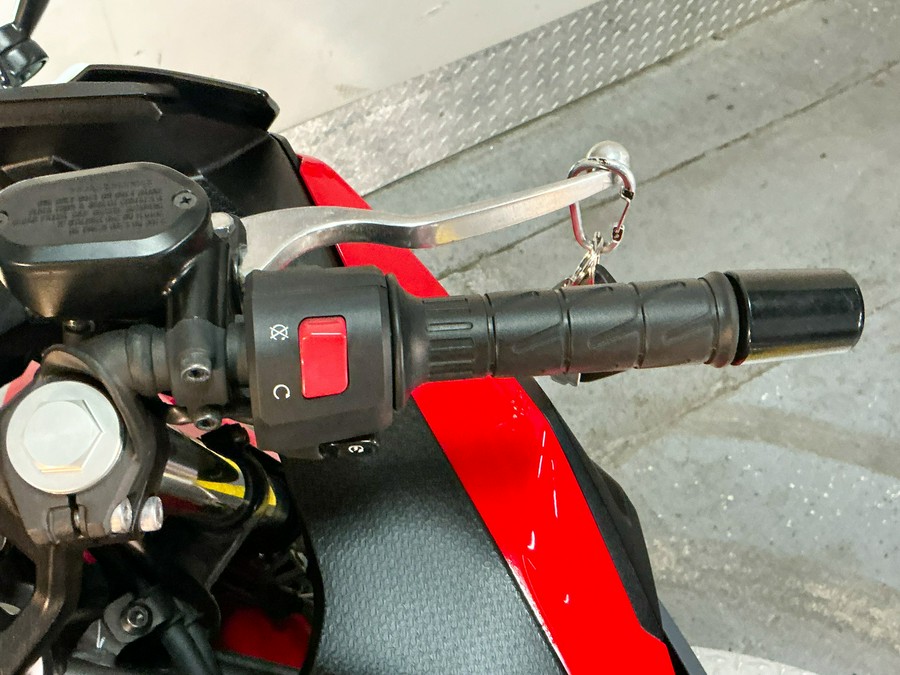 2025 Kawasaki Ninja® 500 SE ABS