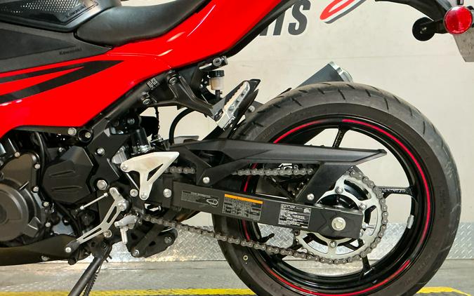2025 Kawasaki Ninja® 500 SE ABS