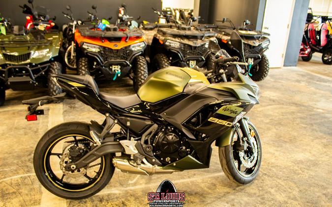 2024 Kawasaki Ninja® 650 ABS - Metallic Covert Green/Metallic