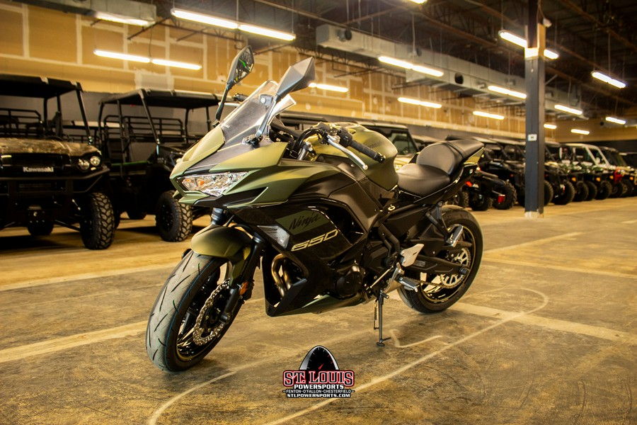 2024 Kawasaki Ninja® 650 ABS - Metallic Covert Green/Metallic