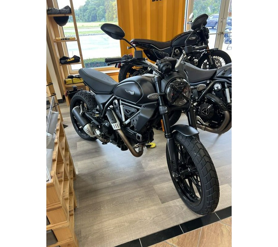 2025 Ducati Scrambler 800 Icon Dark