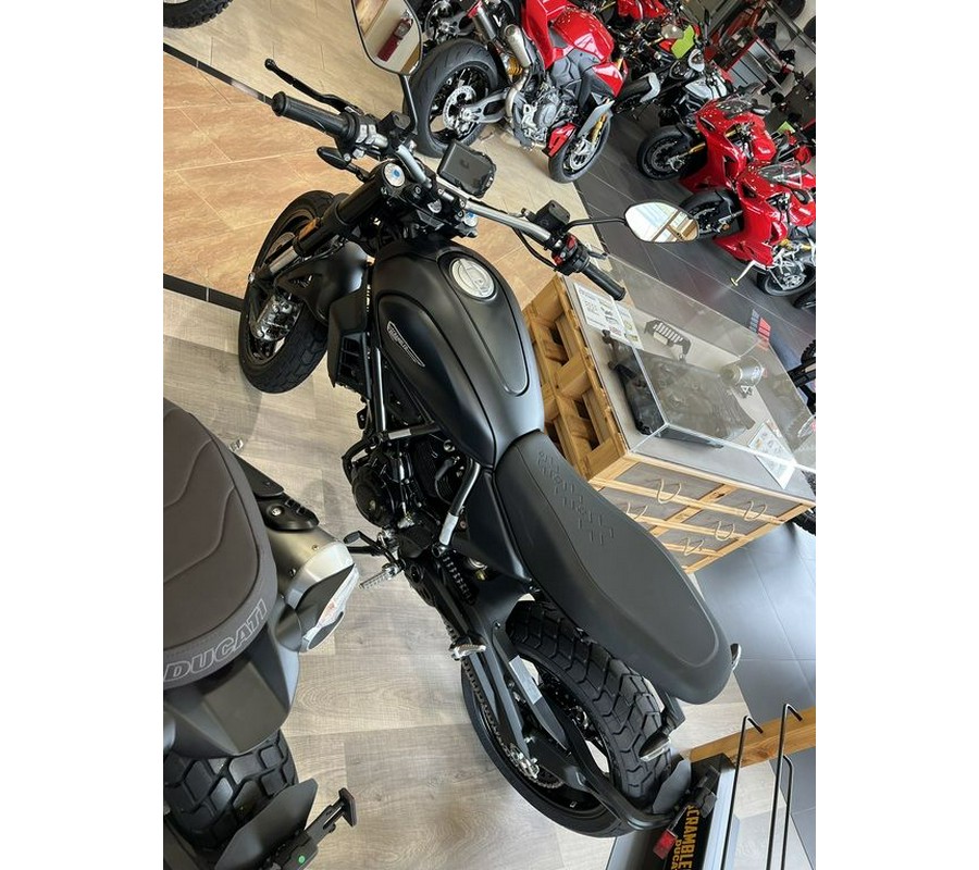 2025 Ducati Scrambler 800 Icon Dark