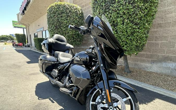 FLHXU 2025 Street Glide® Ultra
