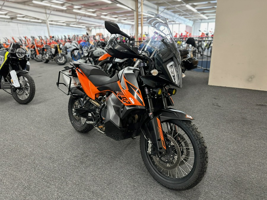 2021 KTM Adventure 890