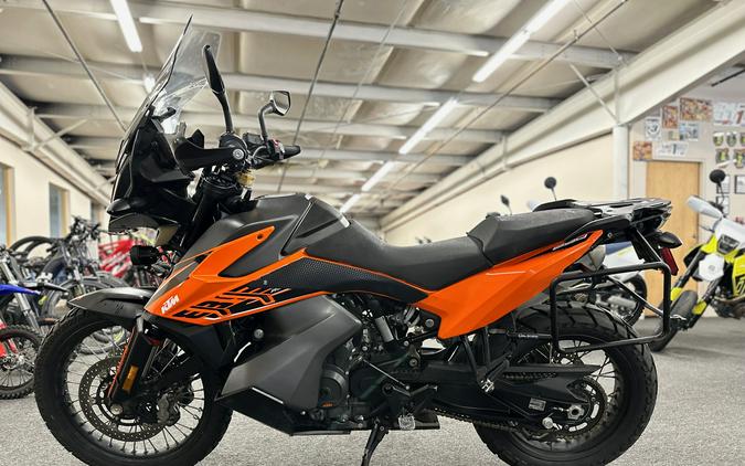 2021 KTM Adventure 890