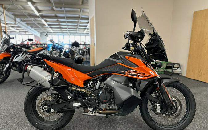 2021 KTM Adventure 890