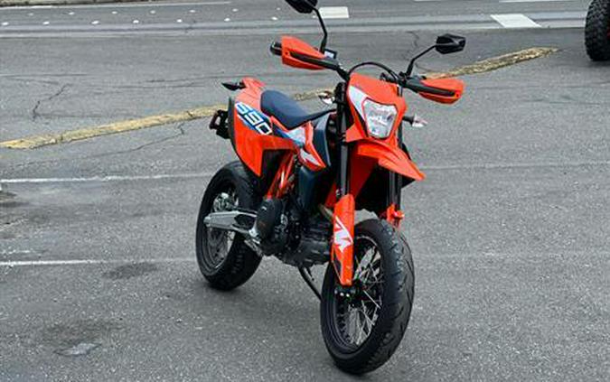 2023 KTM 690 SMC R