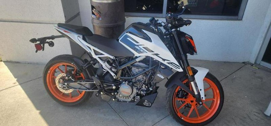 2022 KTM 200 Duke