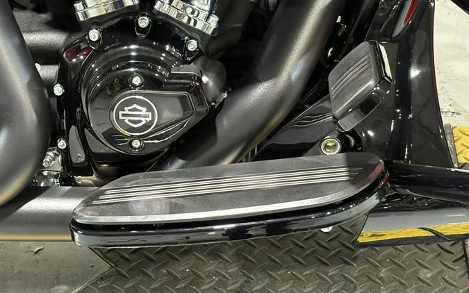 2026 Harley-Davidson® Road Glide® Blood Orange - Black