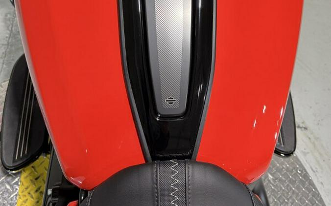 2026 Harley-Davidson® Road Glide® Blood Orange - Black