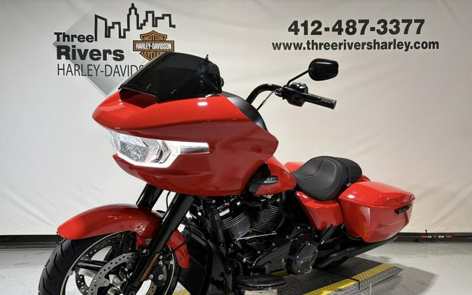 2026 Harley-Davidson® Road Glide® Blood Orange - Black