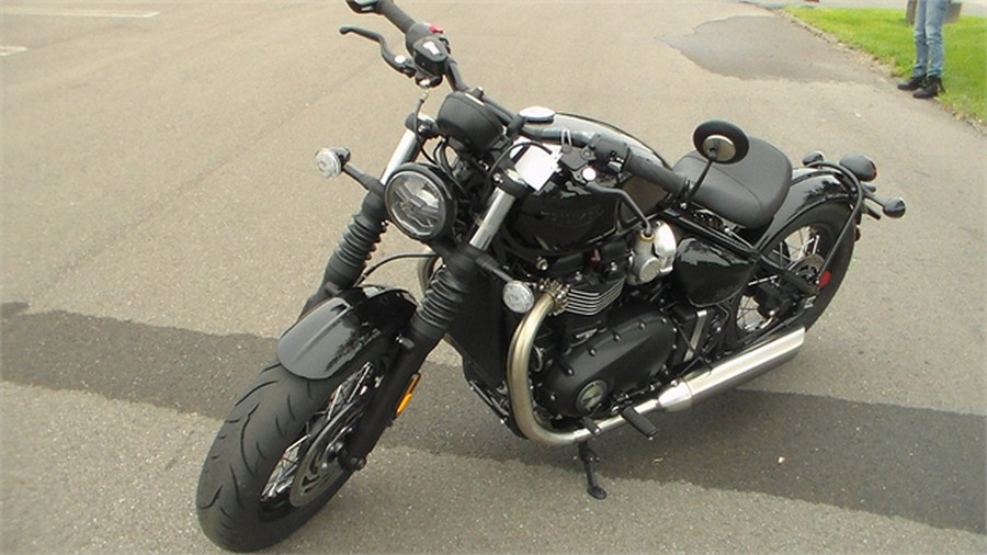 2024 Triumph Bonneville Bobber Stealth Edition