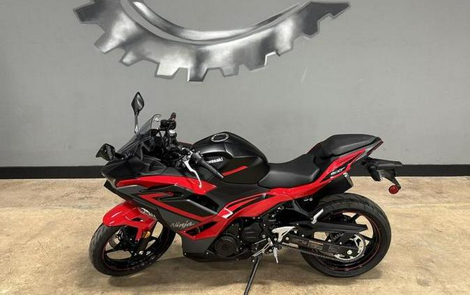 2024 Kawasaki Ninja® 500 ABS Passion Red/Metallic Flat Spark Black